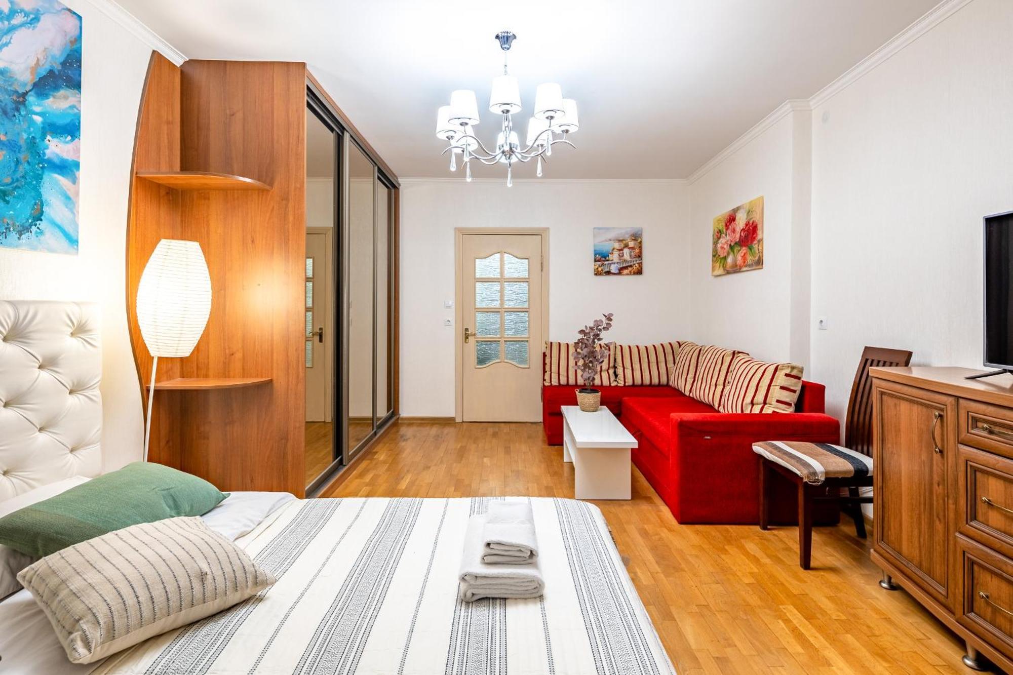 Just Another Comfy Apartment On The Main Squere. 2 Bedrooms, Own Heating, Ac Лвив Екстериор снимка