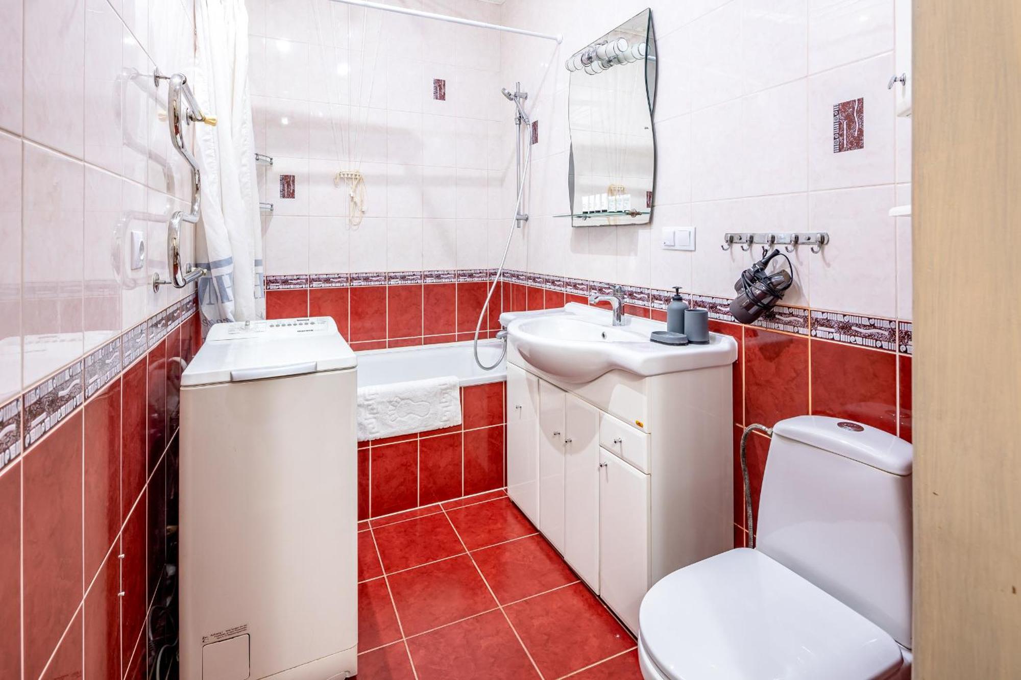 Just Another Comfy Apartment On The Main Squere. 2 Bedrooms, Own Heating, Ac Лвив Екстериор снимка